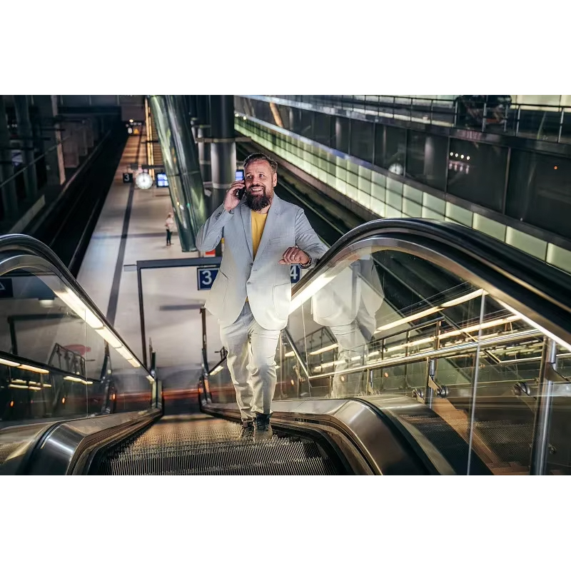 VTES107 Escalator commercial économique intérieur à contrôle Vvvf à 30 degrés avec 1 an de garantie, conception moderne pour les immeubles de bureaux