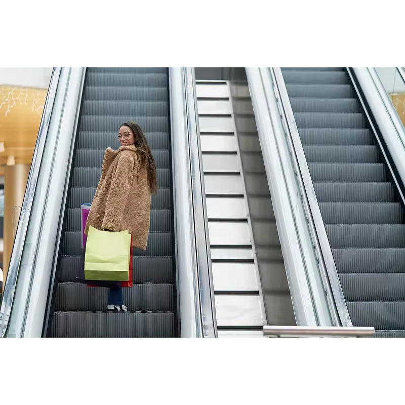 VTES107 Escalator commercial économique intérieur à contrôle Vvvf à 30 degrés avec 1 an de garantie, conception moderne pour les immeubles de bureaux